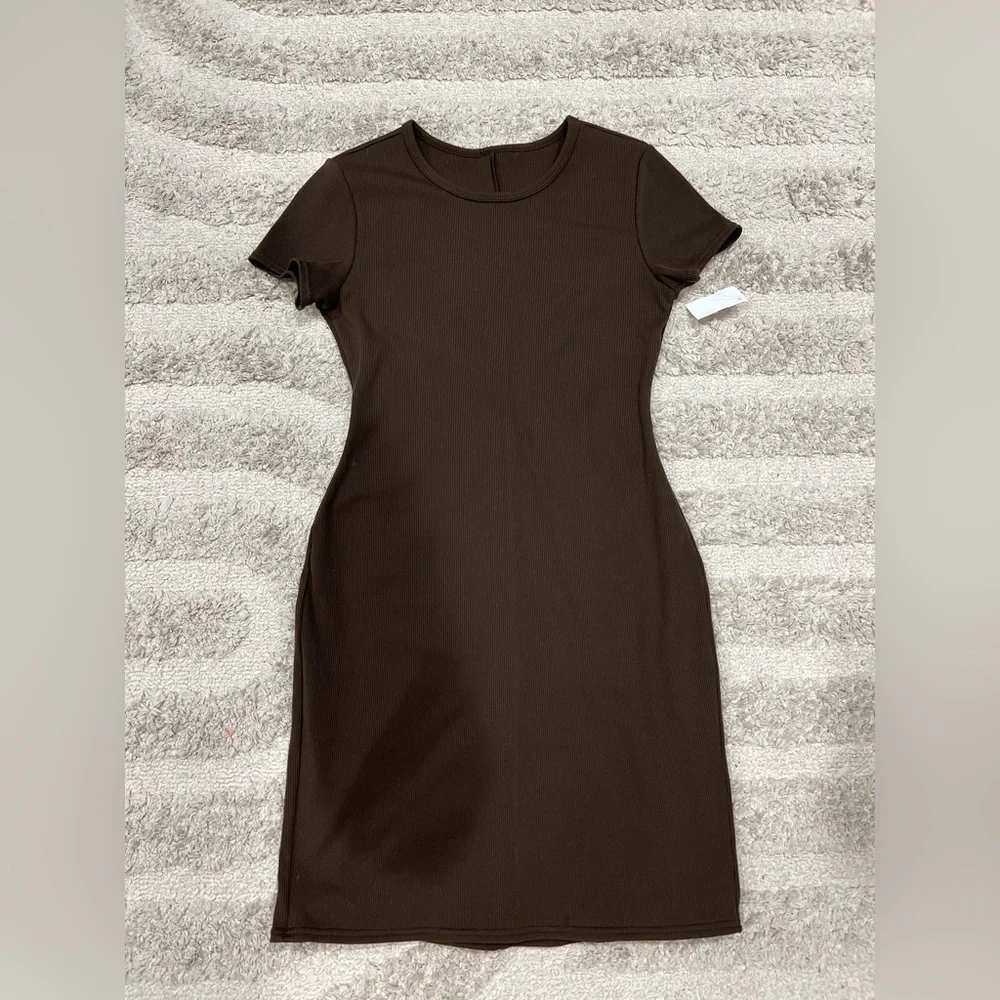 ALO GODDESS RIBBED brown SHORT SLEEVE DRESS
